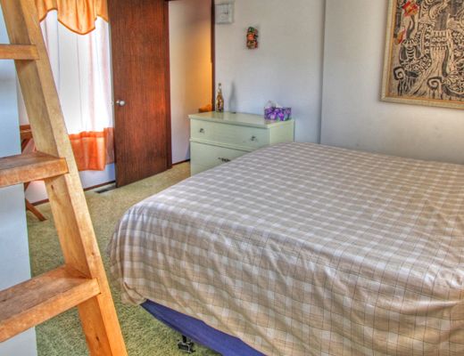 Waterfront Paradise - 3 Bdrm + Loft - Osoyoos