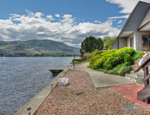 Waterfront Paradise - 3 Bdrm + Loft - Osoyoos