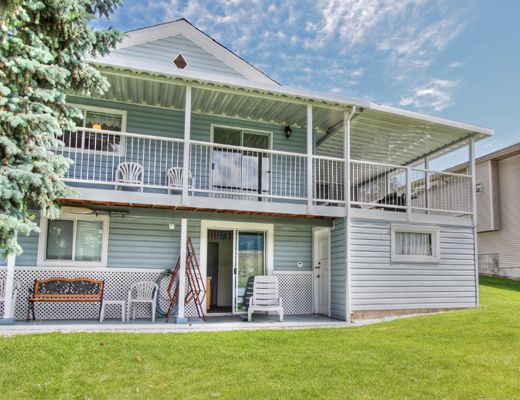 Skaha Lakefront Cottage - 4 Bdrm - OK Falls