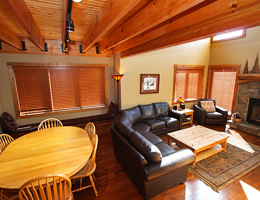 Polar Peaks - 3 Bdrm HT - Big White