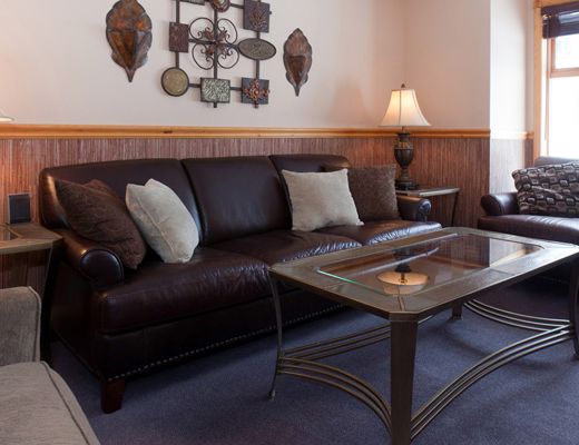 Twin Peaks - 4 Bdrm Main HT (P) - Silver Star
