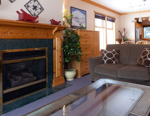 Twin Peaks - 4 Bdrm Main HT (P) - Silver Star
