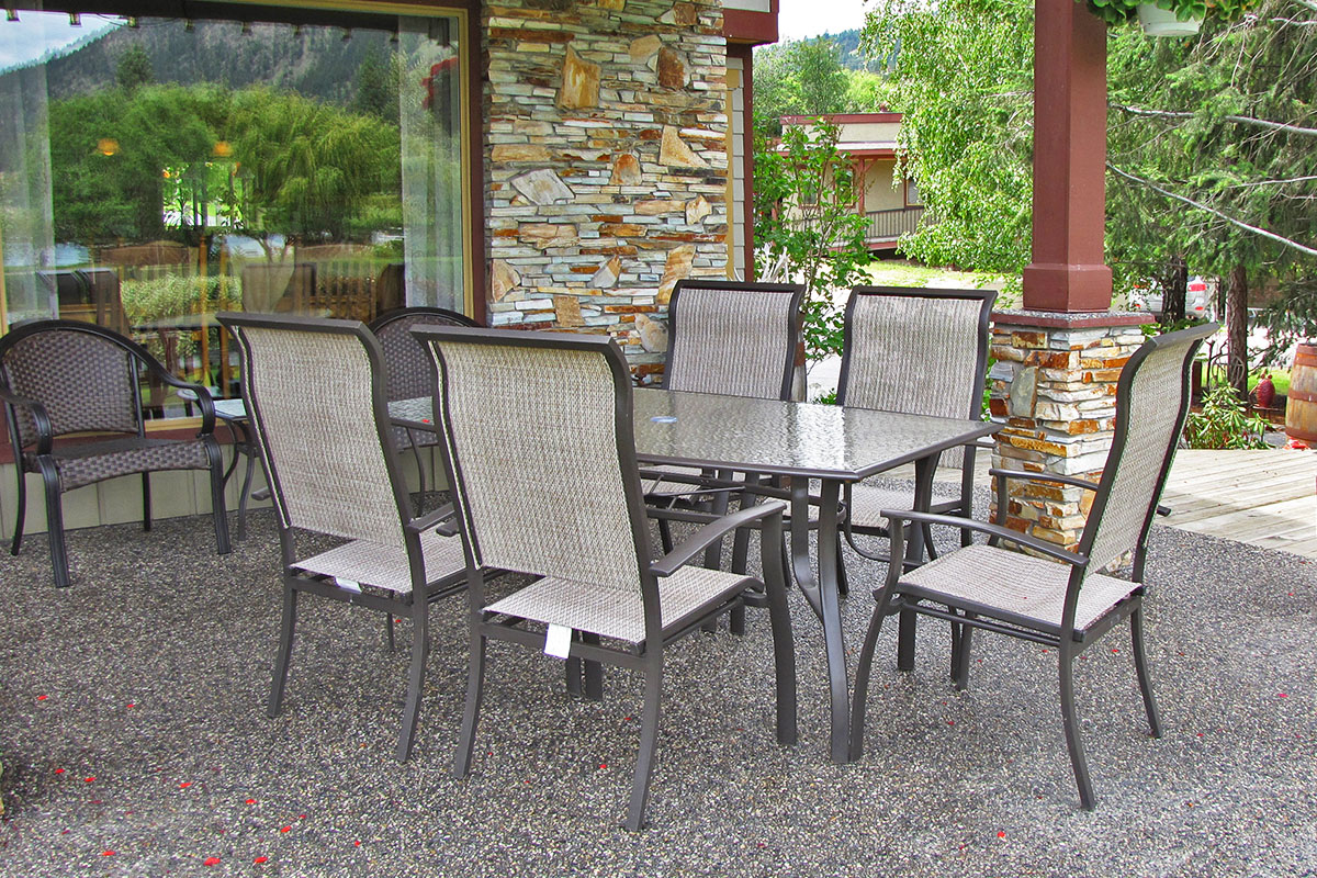 Jade Bay Lakefront 3 Bdrm HT Kalamalka Lake