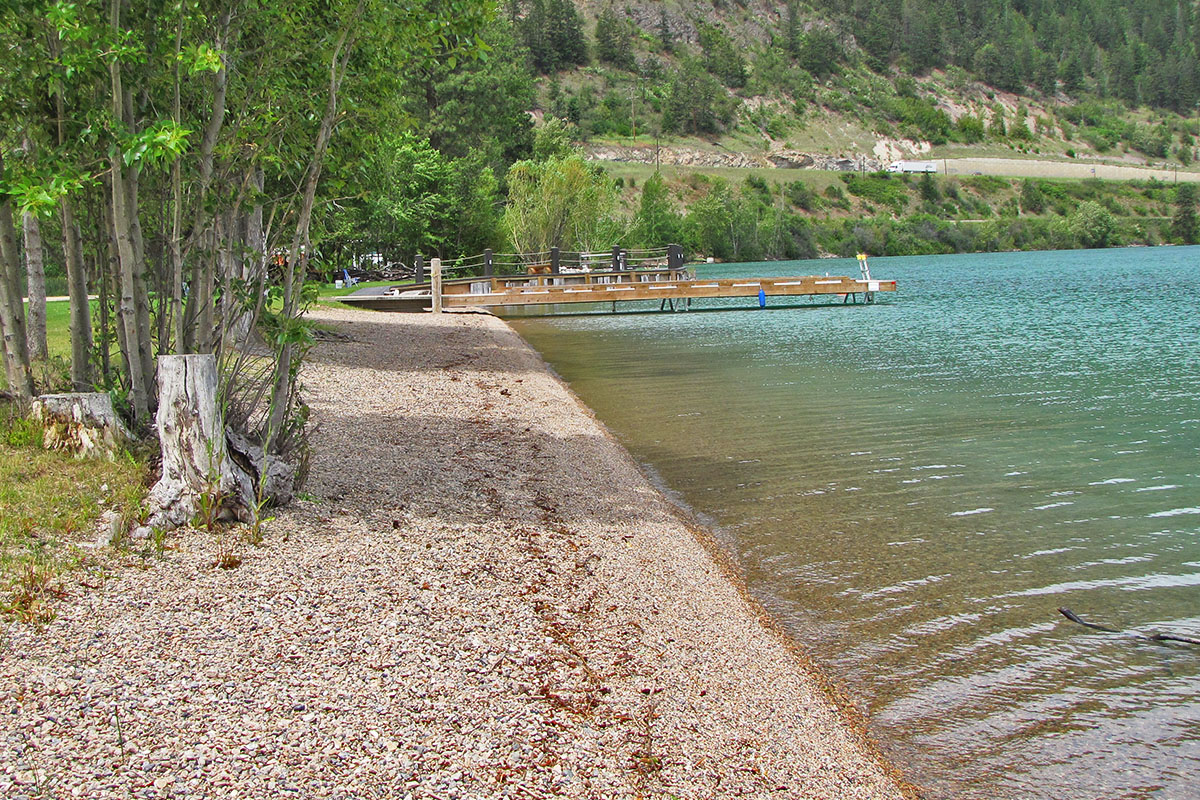 Jade Bay Lakefront 3 Bdrm HT Kalamalka Lake